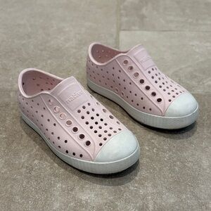 Native Shoes Kids Light Pink Slip-On Water Sneakers